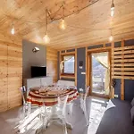 Petit Bleu Hotel