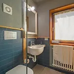 Petit Bleu